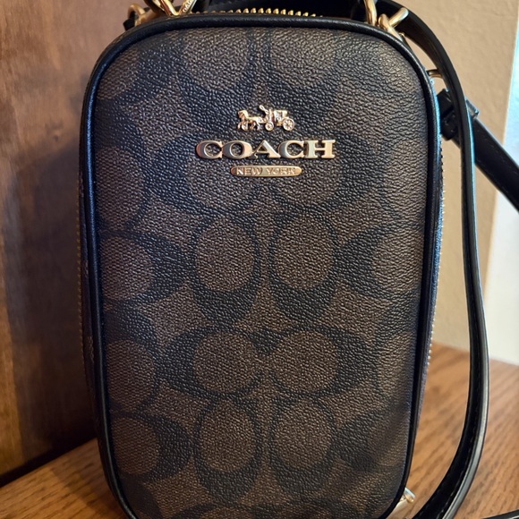 Coach Eva Phone Crossbody in Signature Canvas and Leather- NWOT - Picture 2 of 11